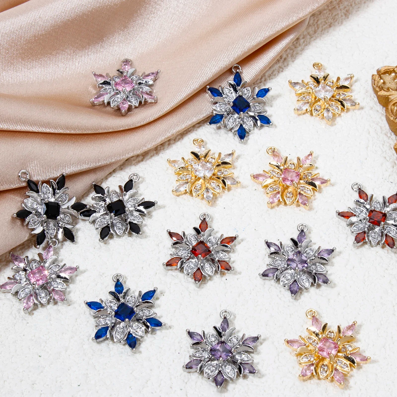 1 Piece Brass Christmas Charms Snowflake Clear Cubic Zirconia Multicolor Rhinestone Pendants For Necklace Making 20.5mm x 16mm